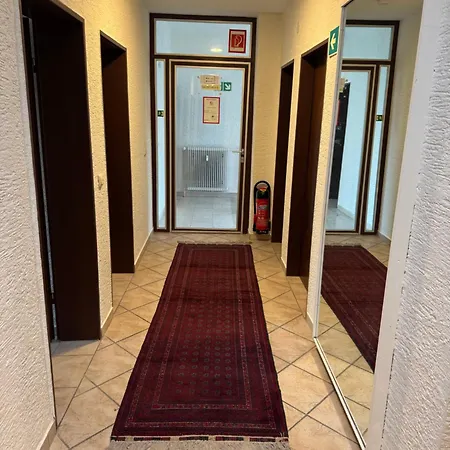 Main Taunus Szálloda 2*