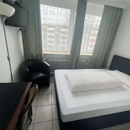 Main Taunus فندق هوتشهيم ام ماين